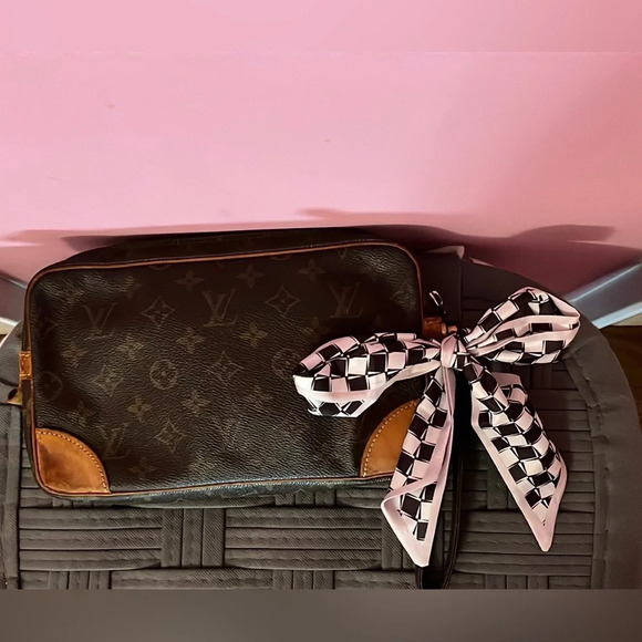 Authentic Louis Vuitton Monogram Wristlet Marly Dragonne - Picture 13 of 14